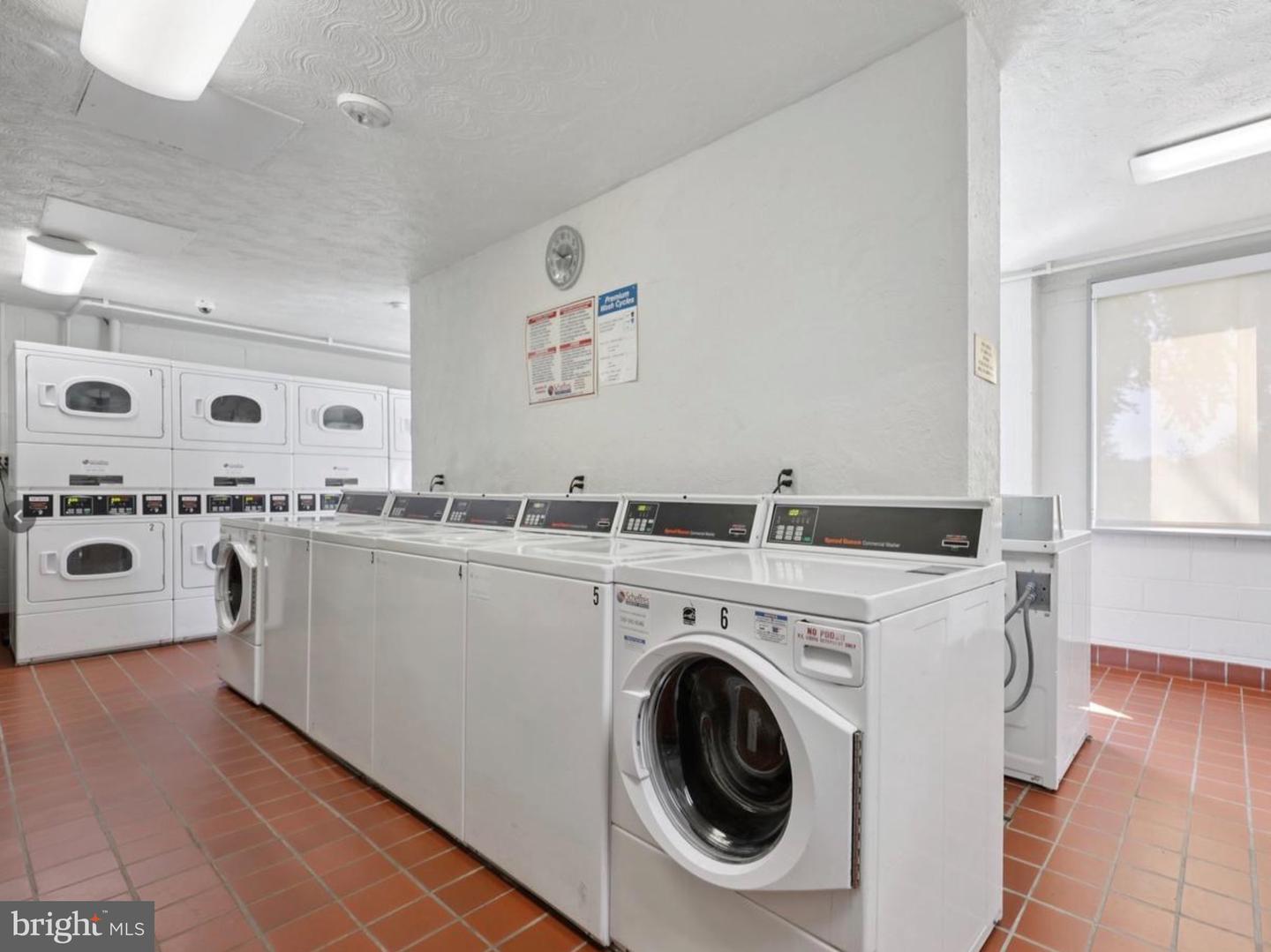 6621 WAKEFIELD DR #418, ALEXANDRIA, Virginia 22307, 1 Bedroom Bedrooms, ,1 BathroomBathrooms,Residential,For sale,6621 WAKEFIELD DR #418,VAFX2279550 MLS # VAFX2279550