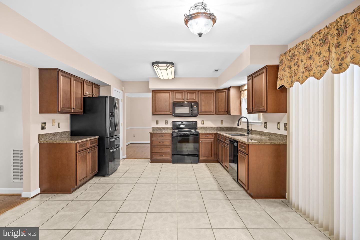 7909 WESTBURY MANOR DR, FREDERICKSBURG, Virginia 22407, 4 Bedrooms Bedrooms, ,3 BathroomsBathrooms,Residential,For sale,7909 WESTBURY MANOR DR,VASP2037658 MLS # VASP2037658