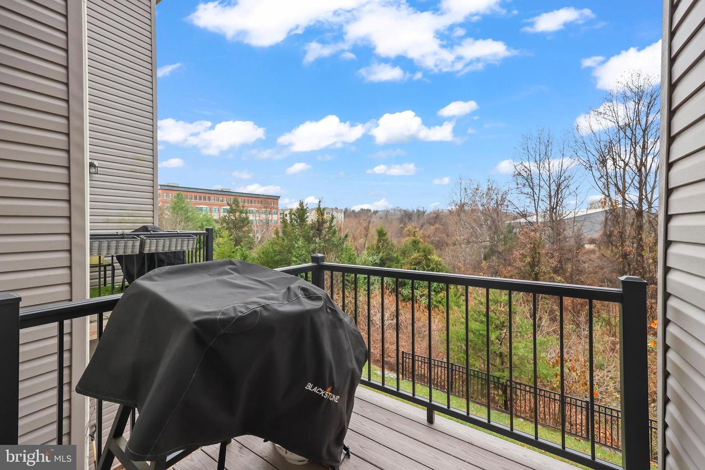 8246 KNIGHT STATION WAY, MANASSAS, Virginia 20110, 3 Bedrooms Bedrooms, ,3 BathroomsBathrooms,Residential,For sale,8246 KNIGHT STATION WAY,VAPW2107936 MLS # VAPW2107936