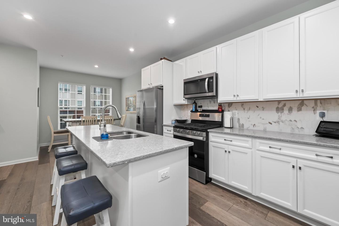 8246 KNIGHT STATION WAY, MANASSAS, Virginia 20110, 3 Bedrooms Bedrooms, ,3 BathroomsBathrooms,Residential,For sale,8246 KNIGHT STATION WAY,VAPW2107936 MLS # VAPW2107936