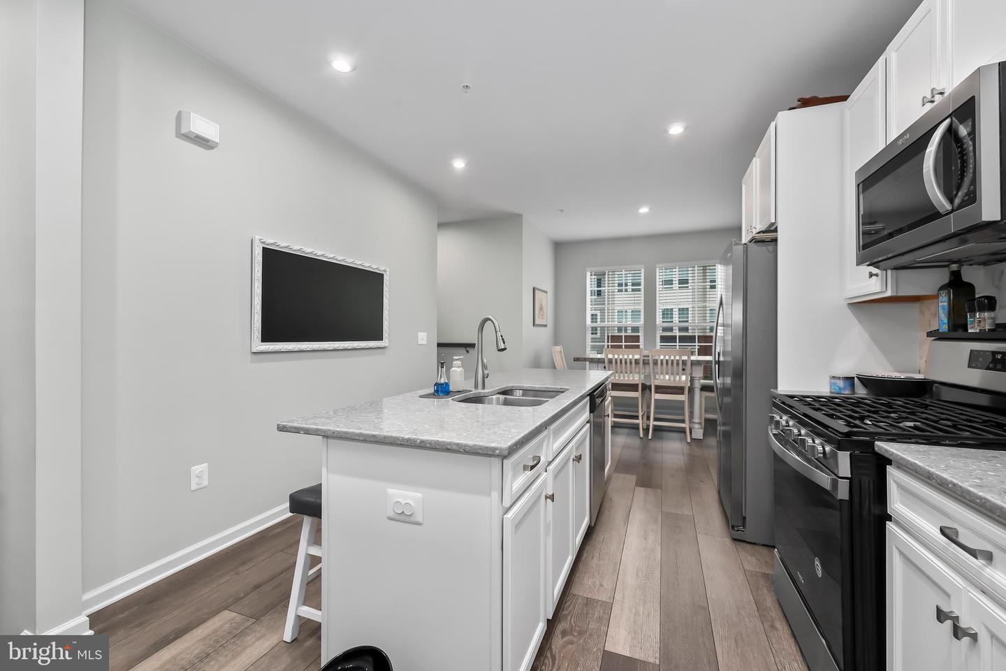 8246 KNIGHT STATION WAY, MANASSAS, Virginia 20110, 3 Bedrooms Bedrooms, ,3 BathroomsBathrooms,Residential,For sale,8246 KNIGHT STATION WAY,VAPW2107936 MLS # VAPW2107936