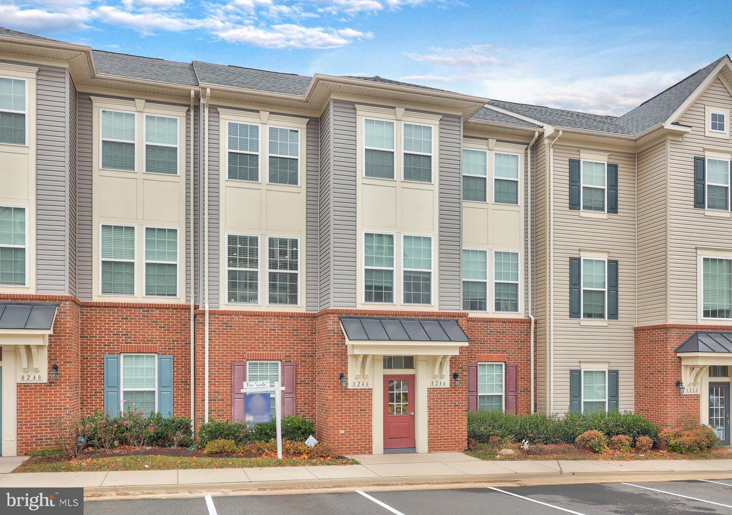 8246 KNIGHT STATION WAY, MANASSAS, Virginia 20110, 3 Bedrooms Bedrooms, ,3 BathroomsBathrooms,Residential,For sale,8246 KNIGHT STATION WAY,VAPW2107936 MLS # VAPW2107936