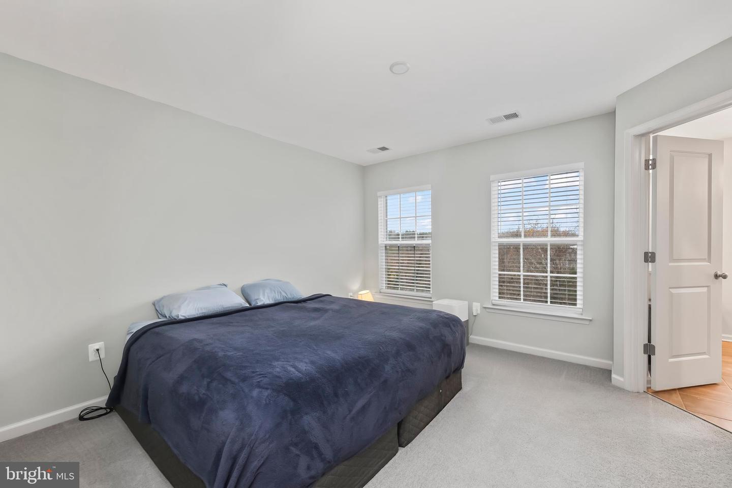 8246 KNIGHT STATION WAY, MANASSAS, Virginia 20110, 3 Bedrooms Bedrooms, ,3 BathroomsBathrooms,Residential,For sale,8246 KNIGHT STATION WAY,VAPW2107936 MLS # VAPW2107936