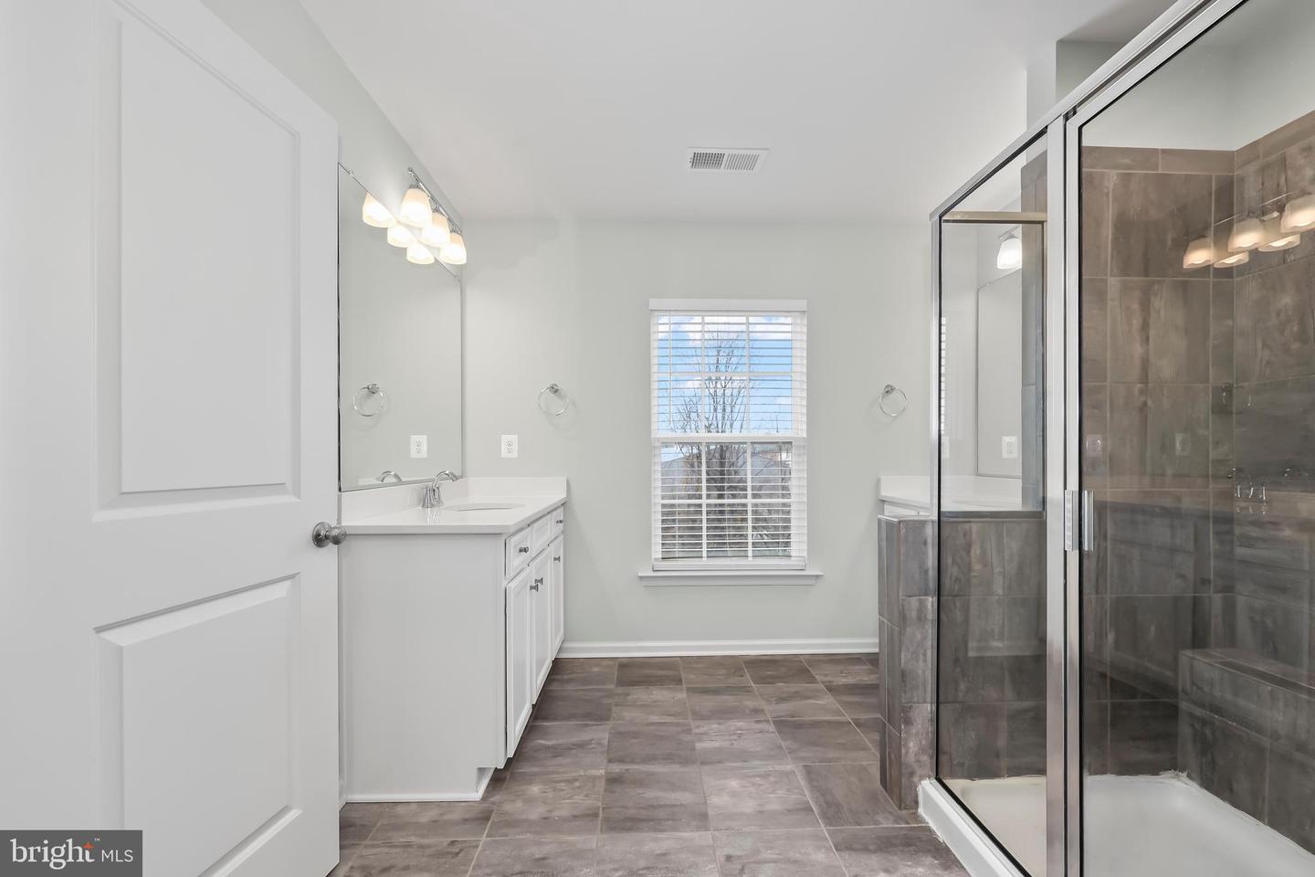 8246 KNIGHT STATION WAY, MANASSAS, Virginia 20110, 3 Bedrooms Bedrooms, ,3 BathroomsBathrooms,Residential,For sale,8246 KNIGHT STATION WAY,VAPW2107936 MLS # VAPW2107936