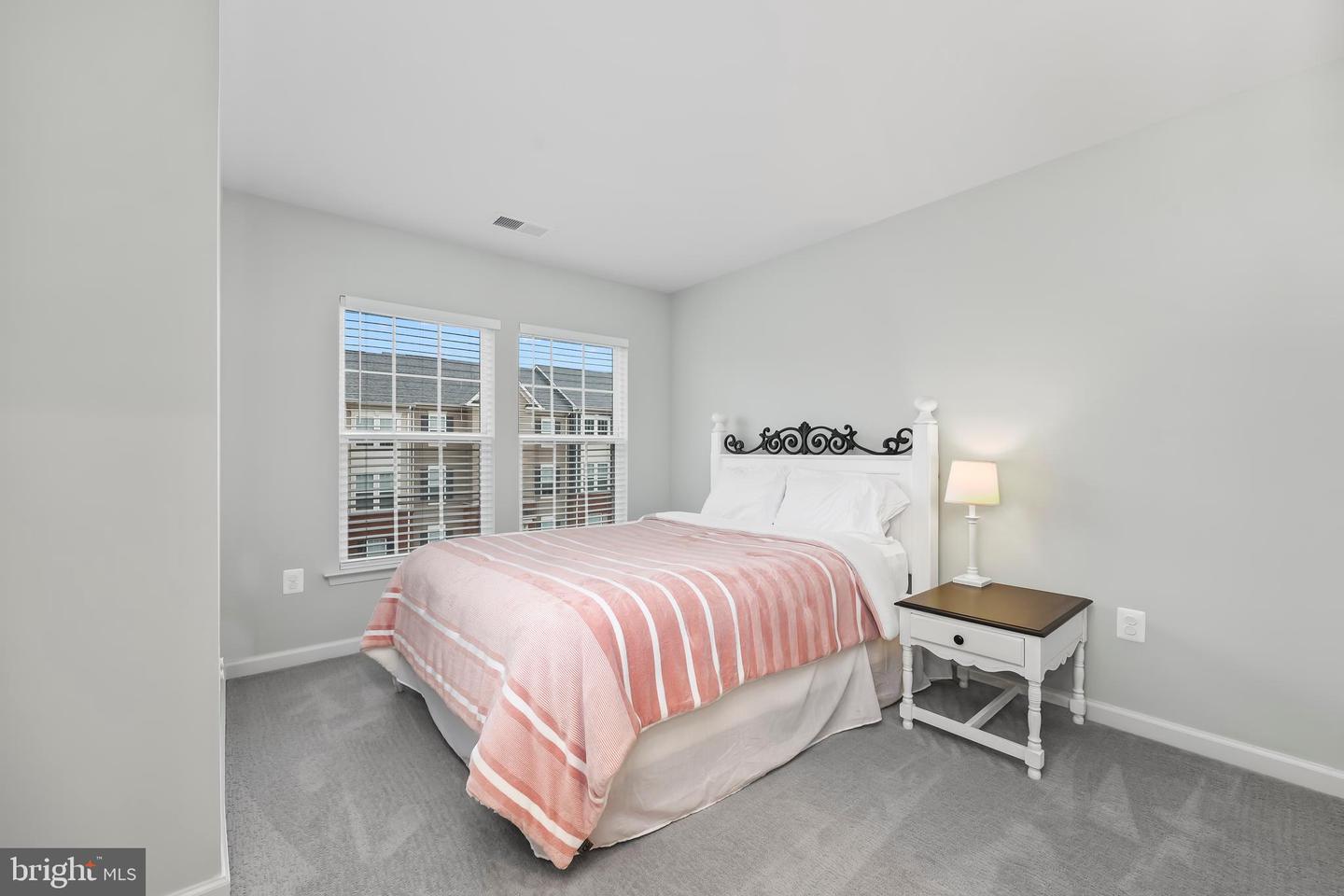 8246 KNIGHT STATION WAY, MANASSAS, Virginia 20110, 3 Bedrooms Bedrooms, ,3 BathroomsBathrooms,Residential,For sale,8246 KNIGHT STATION WAY,VAPW2107936 MLS # VAPW2107936