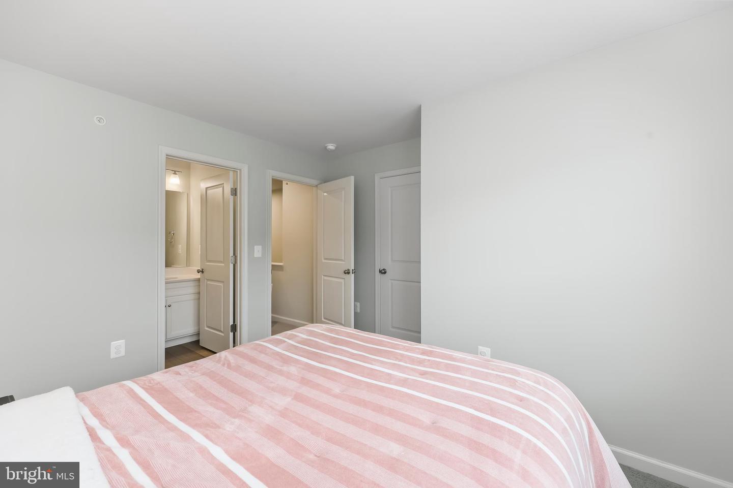 8246 KNIGHT STATION WAY, MANASSAS, Virginia 20110, 3 Bedrooms Bedrooms, ,3 BathroomsBathrooms,Residential,For sale,8246 KNIGHT STATION WAY,VAPW2107936 MLS # VAPW2107936