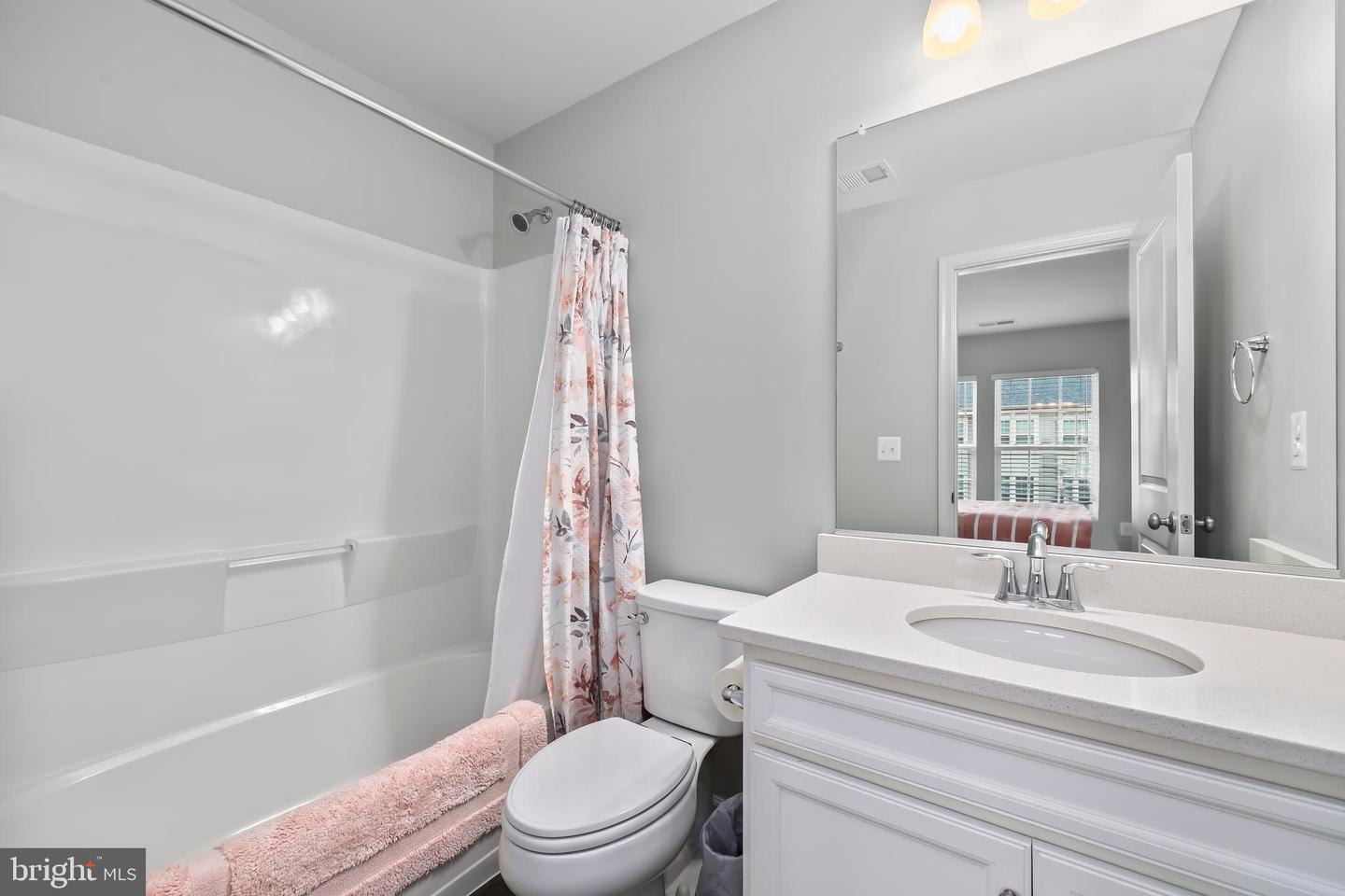 8246 KNIGHT STATION WAY, MANASSAS, Virginia 20110, 3 Bedrooms Bedrooms, ,3 BathroomsBathrooms,Residential,For sale,8246 KNIGHT STATION WAY,VAPW2107936 MLS # VAPW2107936