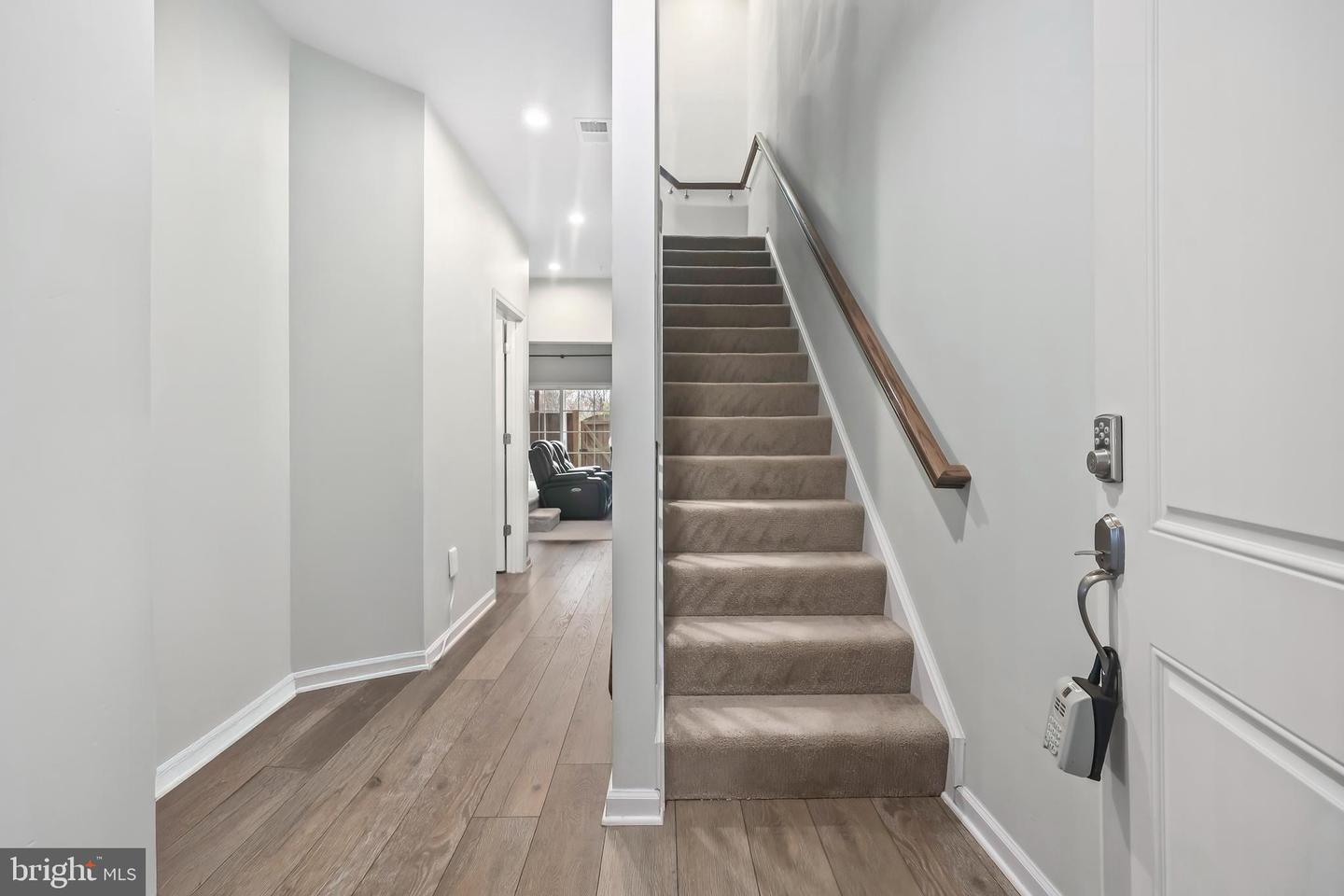 8246 KNIGHT STATION WAY, MANASSAS, Virginia 20110, 3 Bedrooms Bedrooms, ,3 BathroomsBathrooms,Residential,For sale,8246 KNIGHT STATION WAY,VAPW2107936 MLS # VAPW2107936