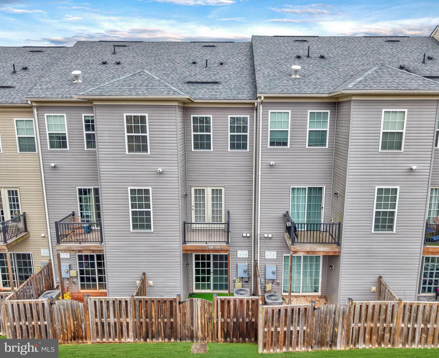 8246 KNIGHT STATION WAY, MANASSAS, Virginia 20110, 3 Bedrooms Bedrooms, ,3 BathroomsBathrooms,Residential,For sale,8246 KNIGHT STATION WAY,VAPW2107936 MLS # VAPW2107936