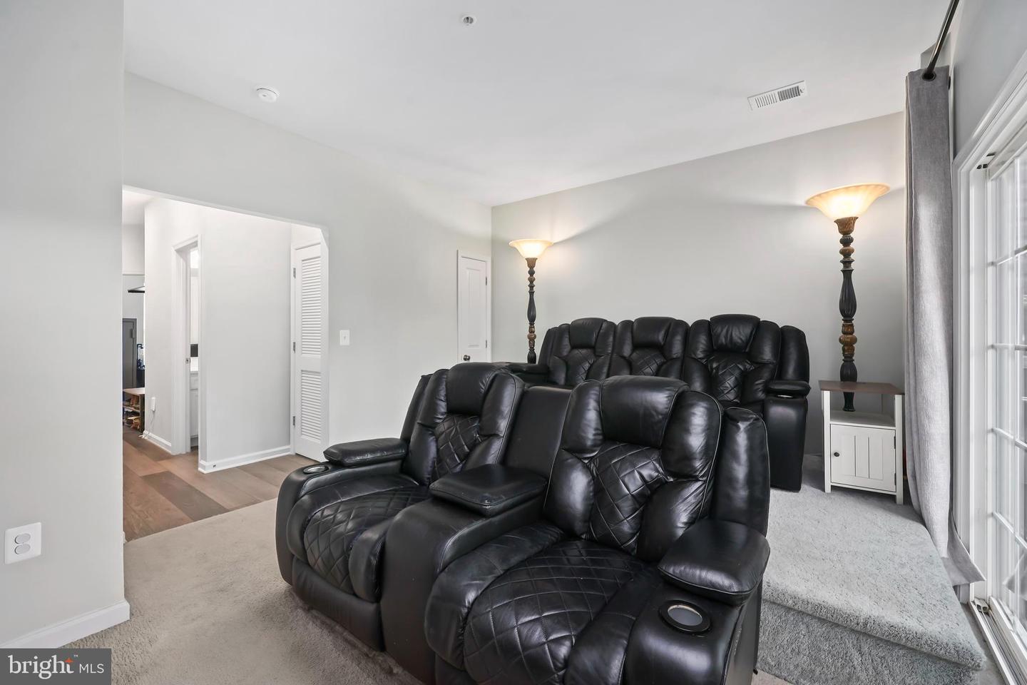 8246 KNIGHT STATION WAY, MANASSAS, Virginia 20110, 3 Bedrooms Bedrooms, ,3 BathroomsBathrooms,Residential,For sale,8246 KNIGHT STATION WAY,VAPW2107936 MLS # VAPW2107936