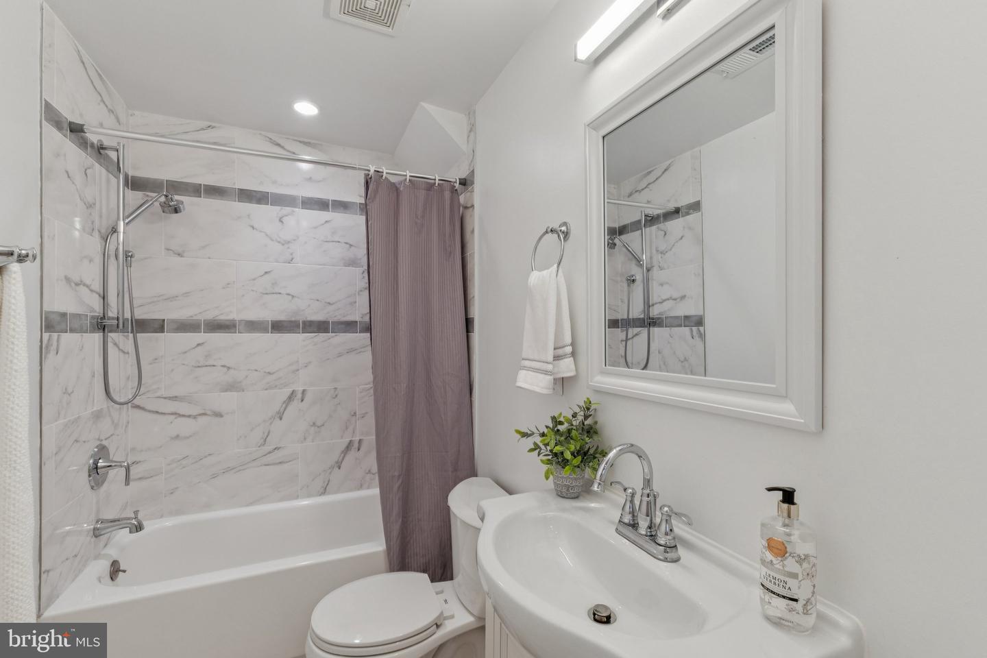 5629 8TH ST NW, WASHINGTON, District Of Columbia 20011, 3 Bedrooms Bedrooms, ,3 BathroomsBathrooms,Residential,For sale,5629 8TH ST NW,DCDC2232272 MLS # DCDC2232272