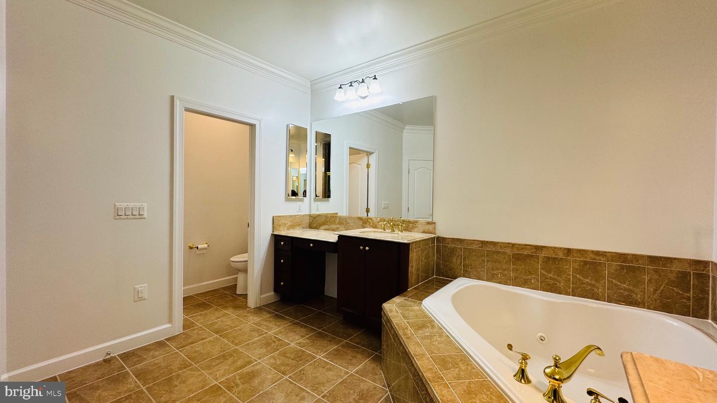 12798 FOX KEEP RUN, FAIRFAX, Virginia 22033, 4 Bedrooms Bedrooms, ,4 BathroomsBathrooms,Residential,For sale,12798 FOX KEEP RUN,VAFX2279654 MLS # VAFX2279654