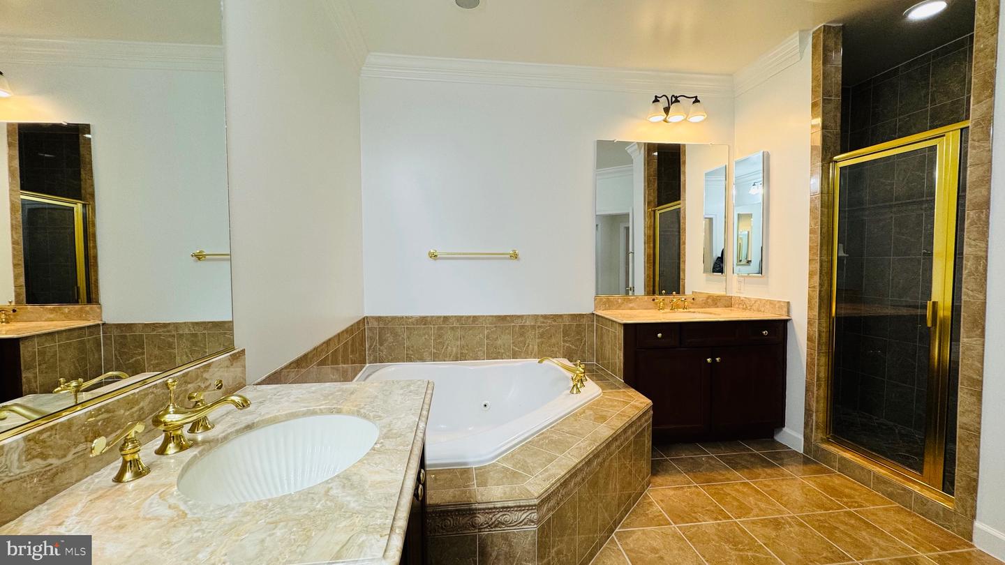 12798 FOX KEEP RUN, FAIRFAX, Virginia 22033, 4 Bedrooms Bedrooms, ,4 BathroomsBathrooms,Residential,For sale,12798 FOX KEEP RUN,VAFX2279654 MLS # VAFX2279654