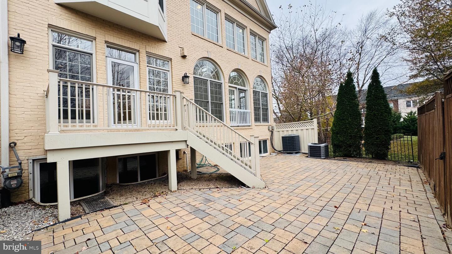 12798 FOX KEEP RUN, FAIRFAX, Virginia 22033, 4 Bedrooms Bedrooms, ,4 BathroomsBathrooms,Residential,For sale,12798 FOX KEEP RUN,VAFX2279654 MLS # VAFX2279654