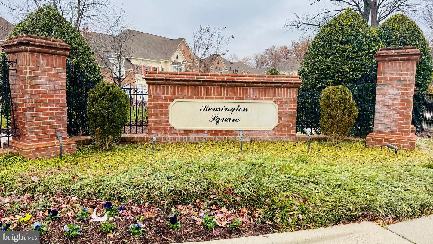 12798 FOX KEEP RUN, FAIRFAX, Virginia 22033, 4 Bedrooms Bedrooms, ,4 BathroomsBathrooms,Residential,For sale,12798 FOX KEEP RUN,VAFX2279654 MLS # VAFX2279654