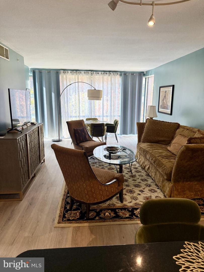 1117 10TH ST NW #301, WASHINGTON, District Of Columbia 20001, 2 Bedrooms Bedrooms, 4 Rooms Rooms,2 BathroomsBathrooms,Residential,For sale,1117 10TH ST NW #301,DCDC2232368 MLS # DCDC2232368