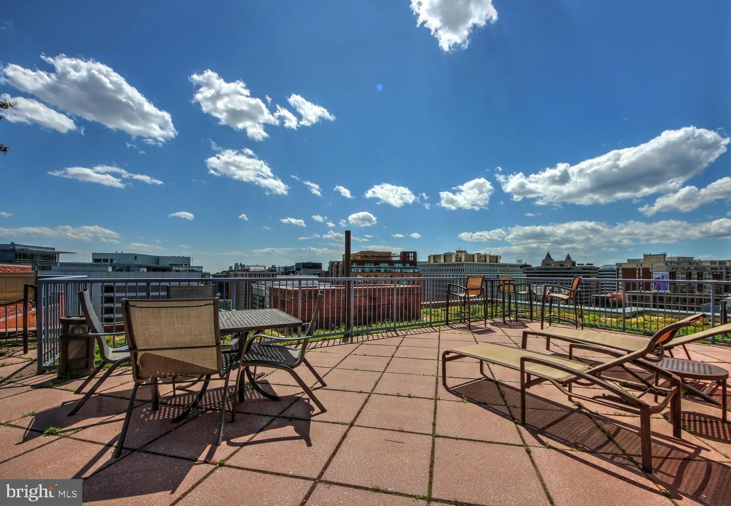 1117 10TH ST NW #301, WASHINGTON, District Of Columbia 20001, 2 Bedrooms Bedrooms, 4 Rooms Rooms,2 BathroomsBathrooms,Residential,For sale,1117 10TH ST NW #301,DCDC2232368 MLS # DCDC2232368