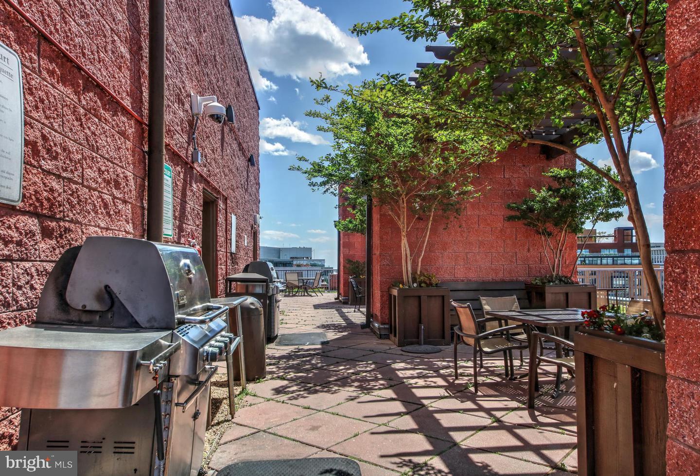 1117 10TH ST NW #301, WASHINGTON, District Of Columbia 20001, 2 Bedrooms Bedrooms, 4 Rooms Rooms,2 BathroomsBathrooms,Residential,For sale,1117 10TH ST NW #301,DCDC2232368 MLS # DCDC2232368