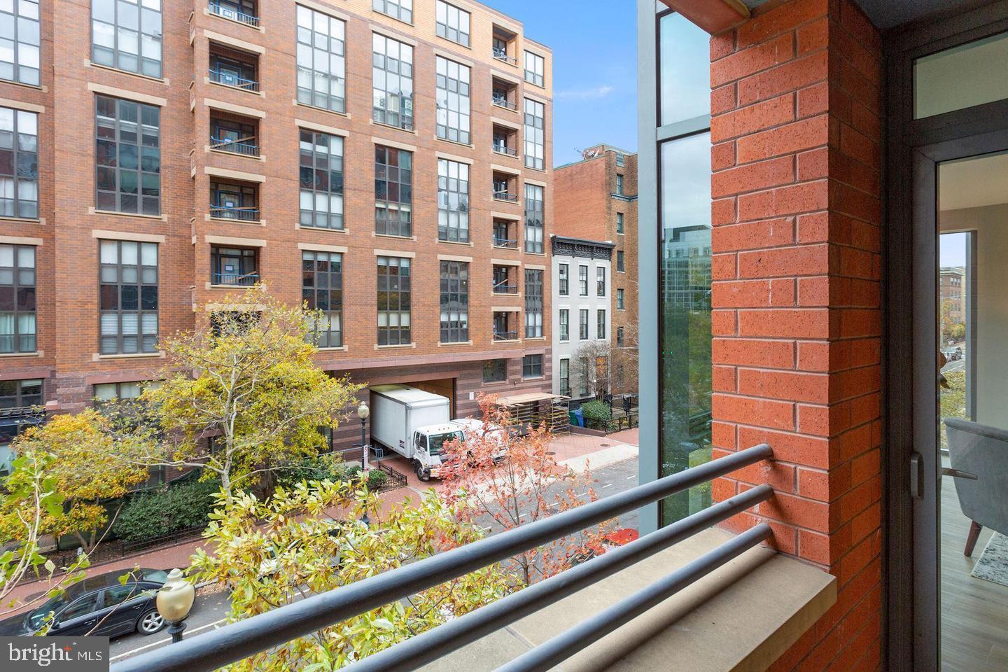 1117 10TH ST NW #301, WASHINGTON, District Of Columbia 20001, 2 Bedrooms Bedrooms, 4 Rooms Rooms,2 BathroomsBathrooms,Residential,For sale,1117 10TH ST NW #301,DCDC2232368 MLS # DCDC2232368