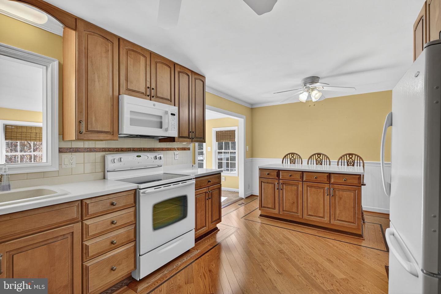 10823 MOORE DR, MANASSAS, Virginia 20111, 3 Bedrooms Bedrooms, ,3 BathroomsBathrooms,Residential,For sale,10823 MOORE DR,VAPW2108024 MLS # VAPW2108024