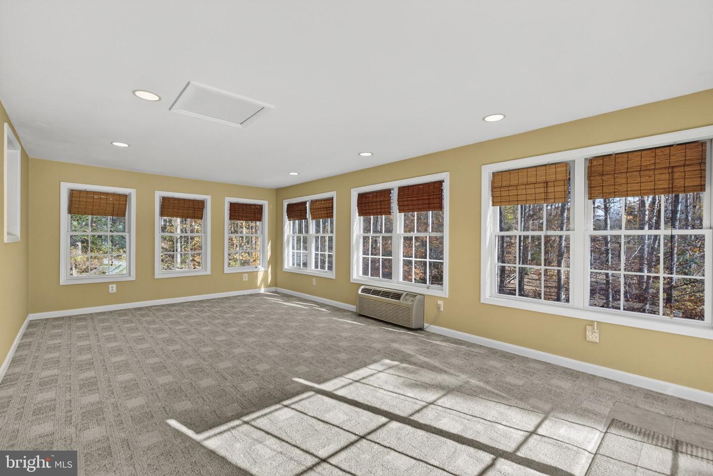 10823 MOORE DR, MANASSAS, Virginia 20111, 3 Bedrooms Bedrooms, ,3 BathroomsBathrooms,Residential,For sale,10823 MOORE DR,VAPW2108024 MLS # VAPW2108024