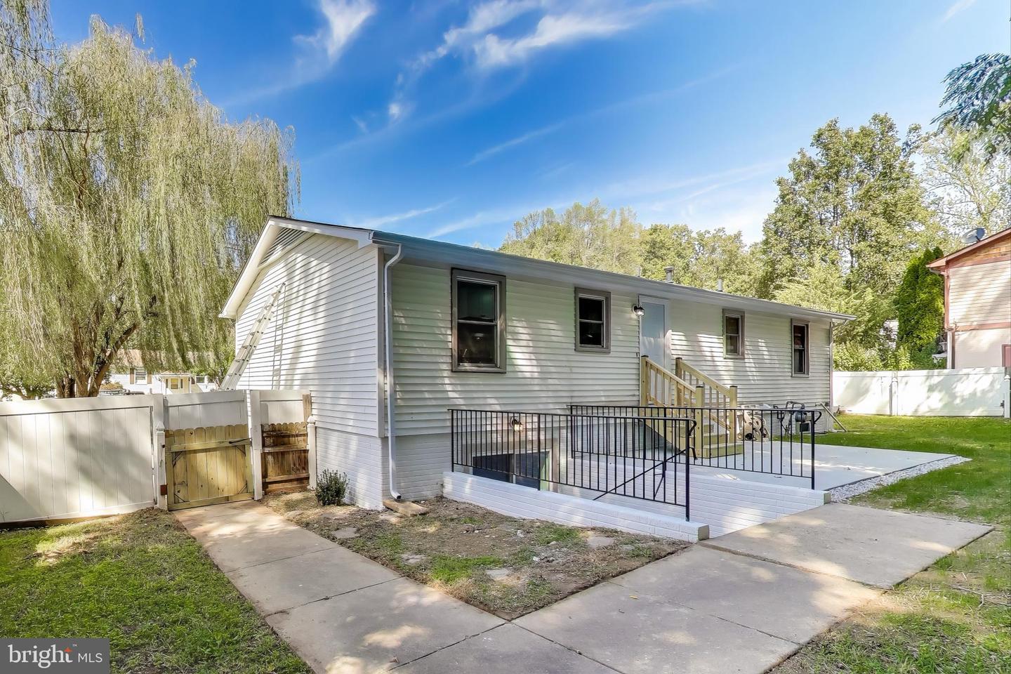 18905 RED OAK LN, TRIANGLE, Virginia 22172, 5 Bedrooms Bedrooms, ,2 BathroomsBathrooms,Residential,For sale,18905 RED OAK LN,VAPW2108038 MLS # VAPW2108038