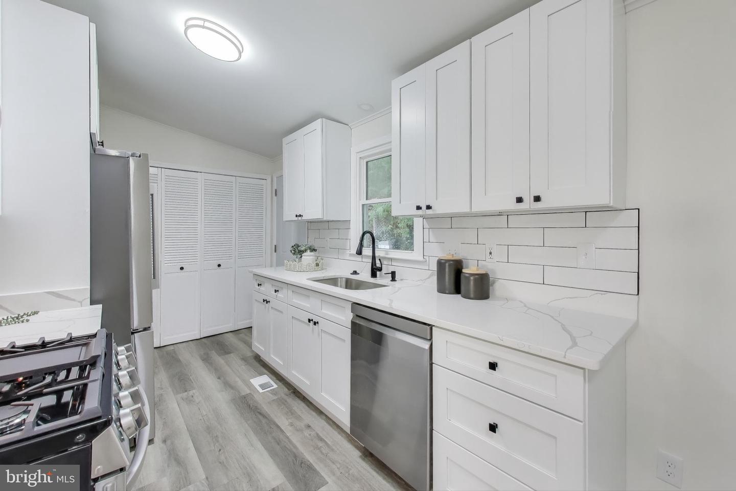 18905 RED OAK LN, TRIANGLE, Virginia 22172, 5 Bedrooms Bedrooms, ,2 BathroomsBathrooms,Residential,For sale,18905 RED OAK LN,VAPW2108038 MLS # VAPW2108038