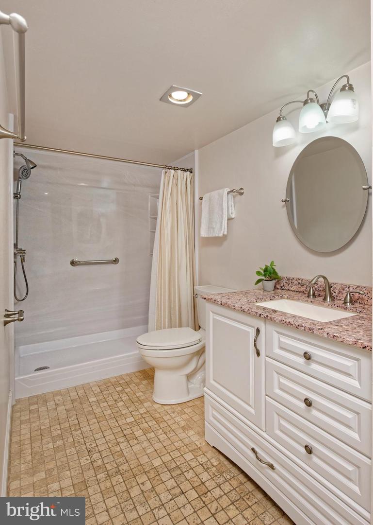 7680 TREMAYNE PL #308, MCLEAN, Virginia 22102, 3 Bedrooms Bedrooms, ,2 BathroomsBathrooms,Residential,For sale,7680 TREMAYNE PL #308,VAFX2279698 MLS # VAFX2279698