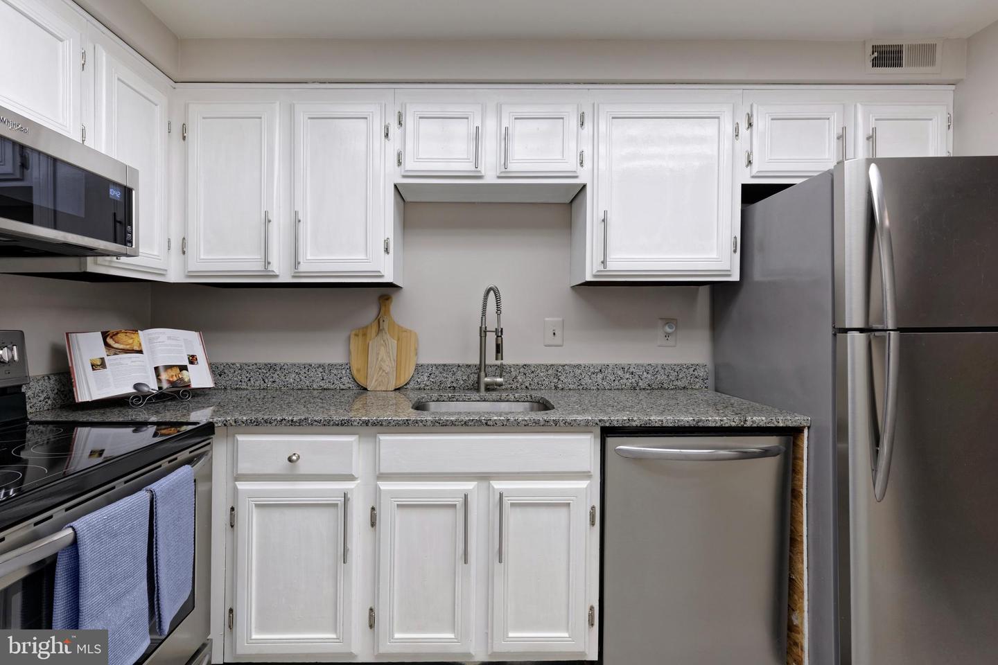 7680 TREMAYNE PL #308, MCLEAN, Virginia 22102, 3 Bedrooms Bedrooms, ,2 BathroomsBathrooms,Residential,For sale,7680 TREMAYNE PL #308,VAFX2279698 MLS # VAFX2279698