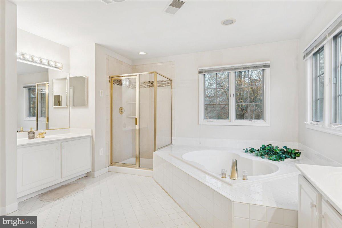 301 MARJORIE LN, HERNDON, Virginia 20170, 4 Bedrooms Bedrooms, ,4 BathroomsBathrooms,Residential,For sale,301 MARJORIE LN,VAFX2279712 MLS # VAFX2279712