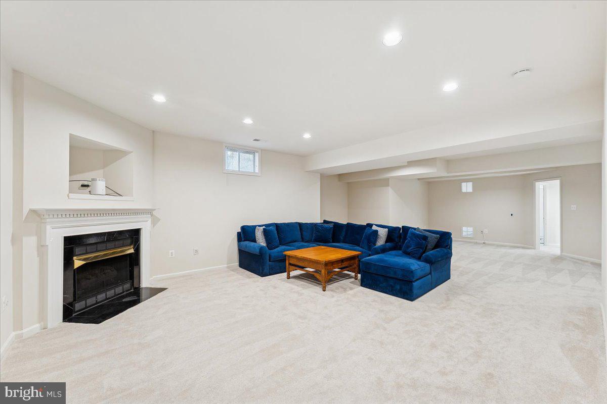 301 MARJORIE LN, HERNDON, Virginia 20170, 4 Bedrooms Bedrooms, ,4 BathroomsBathrooms,Residential,For sale,301 MARJORIE LN,VAFX2279712 MLS # VAFX2279712