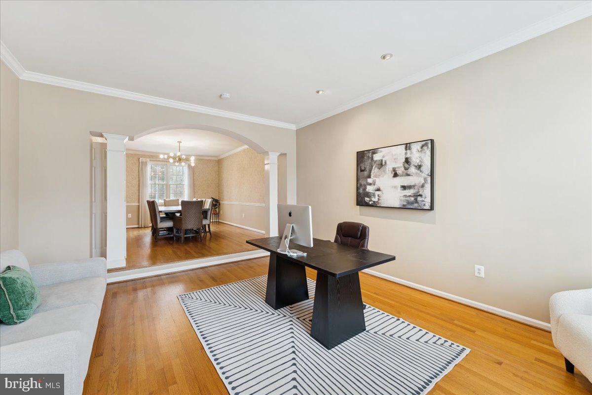 301 MARJORIE LN, HERNDON, Virginia 20170, 4 Bedrooms Bedrooms, ,4 BathroomsBathrooms,Residential,For sale,301 MARJORIE LN,VAFX2279712 MLS # VAFX2279712