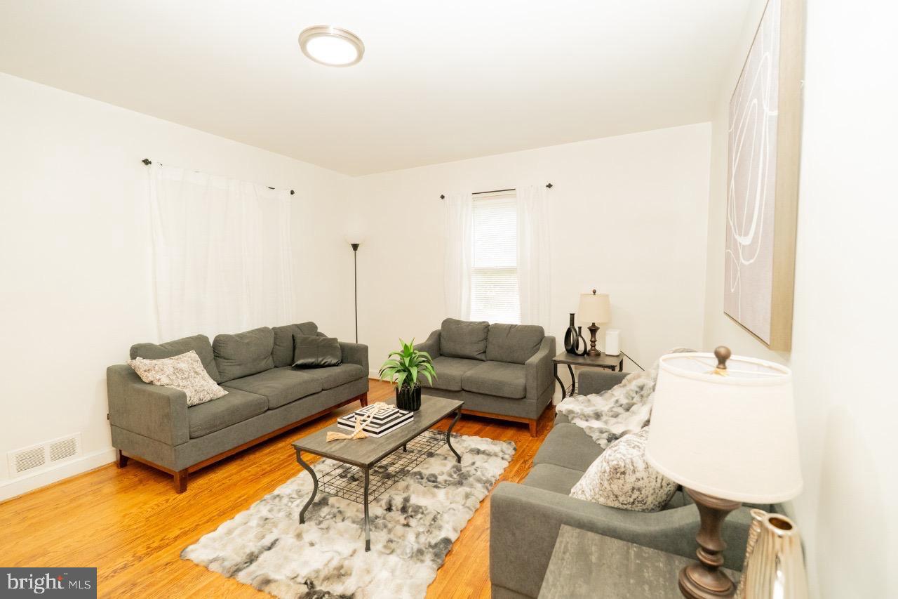 1037 16TH ST S, ARLINGTON, Virginia 22202, 3 Bedrooms Bedrooms, ,2 BathroomsBathrooms,Residential,For sale,1037 16TH ST S,VAAR2066238 MLS # VAAR2066238 1037 16TH ST S, ARLINGTON, Virginia 22202, 3 Bedrooms Bedrooms, ,2 BathroomsBathrooms,Residential,For sale,1037 16TH ST S,VAAR2066238 MLS # VAAR2066238