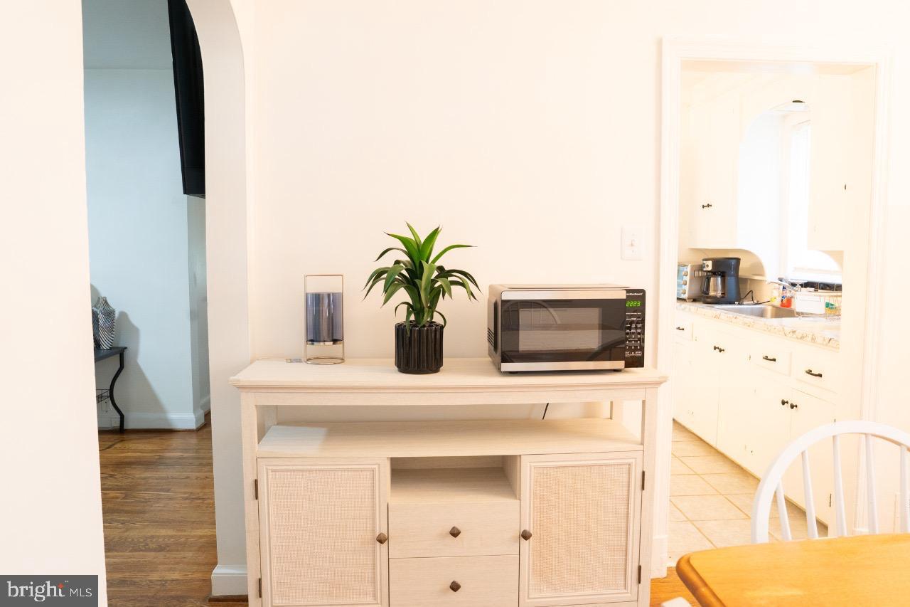 1037 16TH ST S, ARLINGTON, Virginia 22202, 3 Bedrooms Bedrooms, ,2 BathroomsBathrooms,Residential,For sale,1037 16TH ST S,VAAR2066238 MLS # VAAR2066238 1037 16TH ST S, ARLINGTON, Virginia 22202, 3 Bedrooms Bedrooms, ,2 BathroomsBathrooms,Residential,For sale,1037 16TH ST S,VAAR2066238 MLS # VAAR2066238