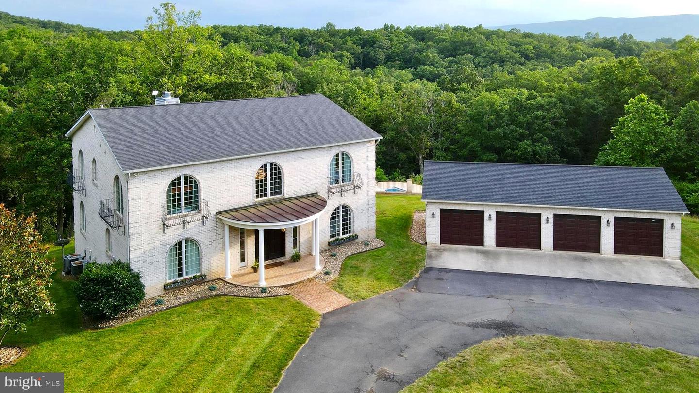 207 WEST VIEW DR DR, WINCHESTER, Virginia 22603, 7 Bedrooms Bedrooms, ,4 BathroomsBathrooms,Residential,For sale,207 WEST VIEW DR DR,VAFV2038118 MLS # VAFV2038118