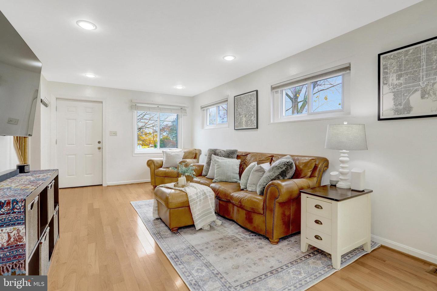 6828 KENYON DR, ALEXANDRIA, Virginia 22307, 2 Bedrooms Bedrooms, ,2 BathroomsBathrooms,Residential,For sale,6828 KENYON DR,VAFX2279732 MLS # VAFX2279732 6828 KENYON DR, ALEXANDRIA, Virginia 22307, 2 Bedrooms Bedrooms, ,2 BathroomsBathrooms,Residential,For sale,6828 KENYON DR,VAFX2279732 MLS # VAFX2279732