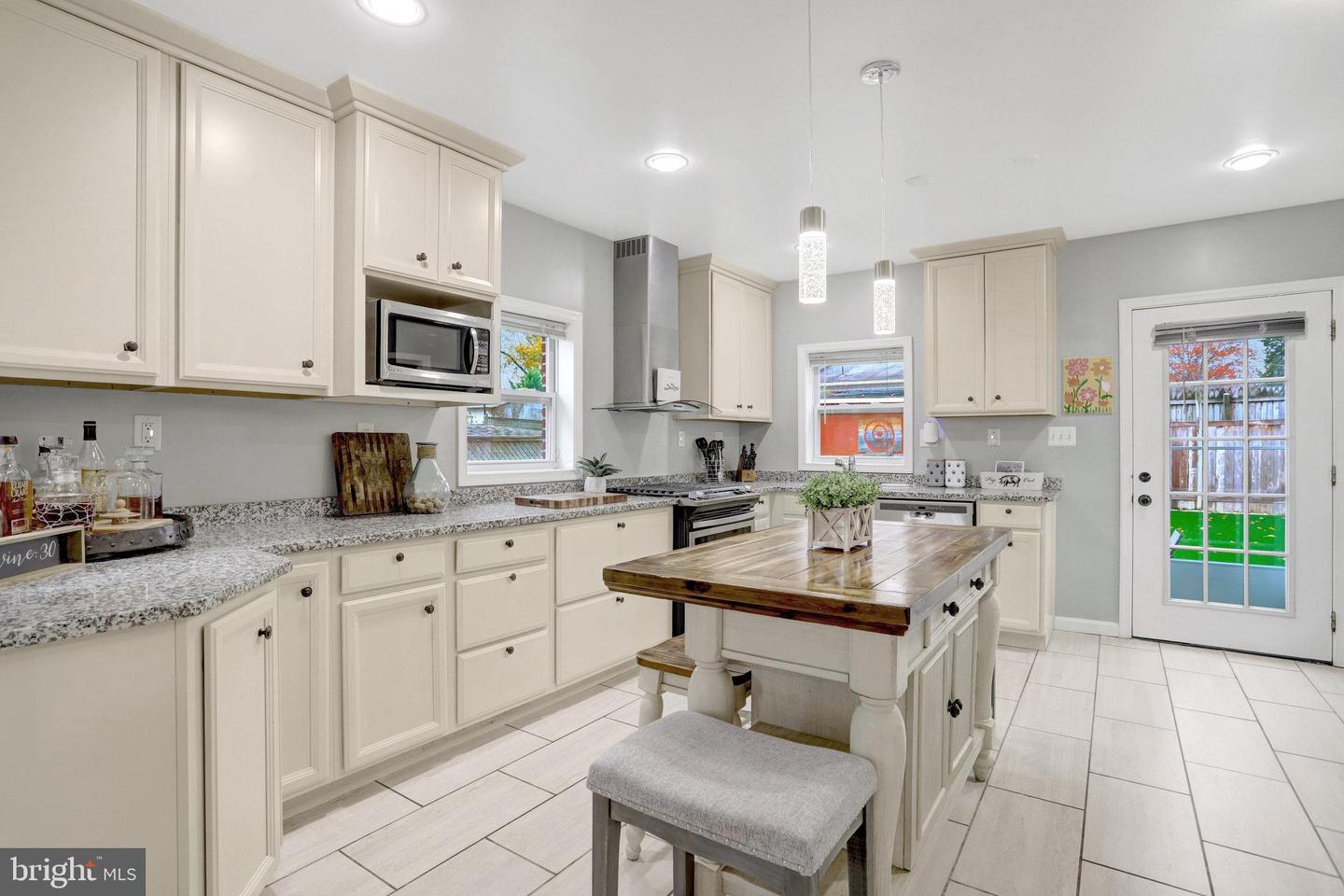 6828 KENYON DR, ALEXANDRIA, Virginia 22307, 2 Bedrooms Bedrooms, ,2 BathroomsBathrooms,Residential,For sale,6828 KENYON DR,VAFX2279732 MLS # VAFX2279732 6828 KENYON DR, ALEXANDRIA, Virginia 22307, 2 Bedrooms Bedrooms, ,2 BathroomsBathrooms,Residential,For sale,6828 KENYON DR,VAFX2279732 MLS # VAFX2279732