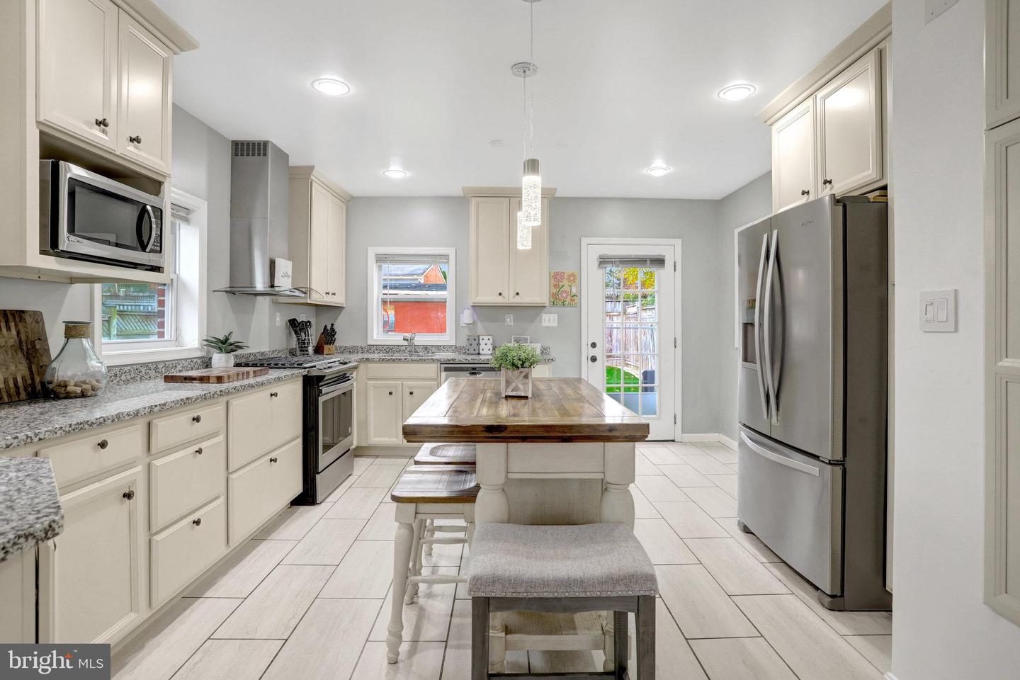 6828 KENYON DR, ALEXANDRIA, Virginia 22307, 2 Bedrooms Bedrooms, ,2 BathroomsBathrooms,Residential,For sale,6828 KENYON DR,VAFX2279732 MLS # VAFX2279732 6828 KENYON DR, ALEXANDRIA, Virginia 22307, 2 Bedrooms Bedrooms, ,2 BathroomsBathrooms,Residential,For sale,6828 KENYON DR,VAFX2279732 MLS # VAFX2279732