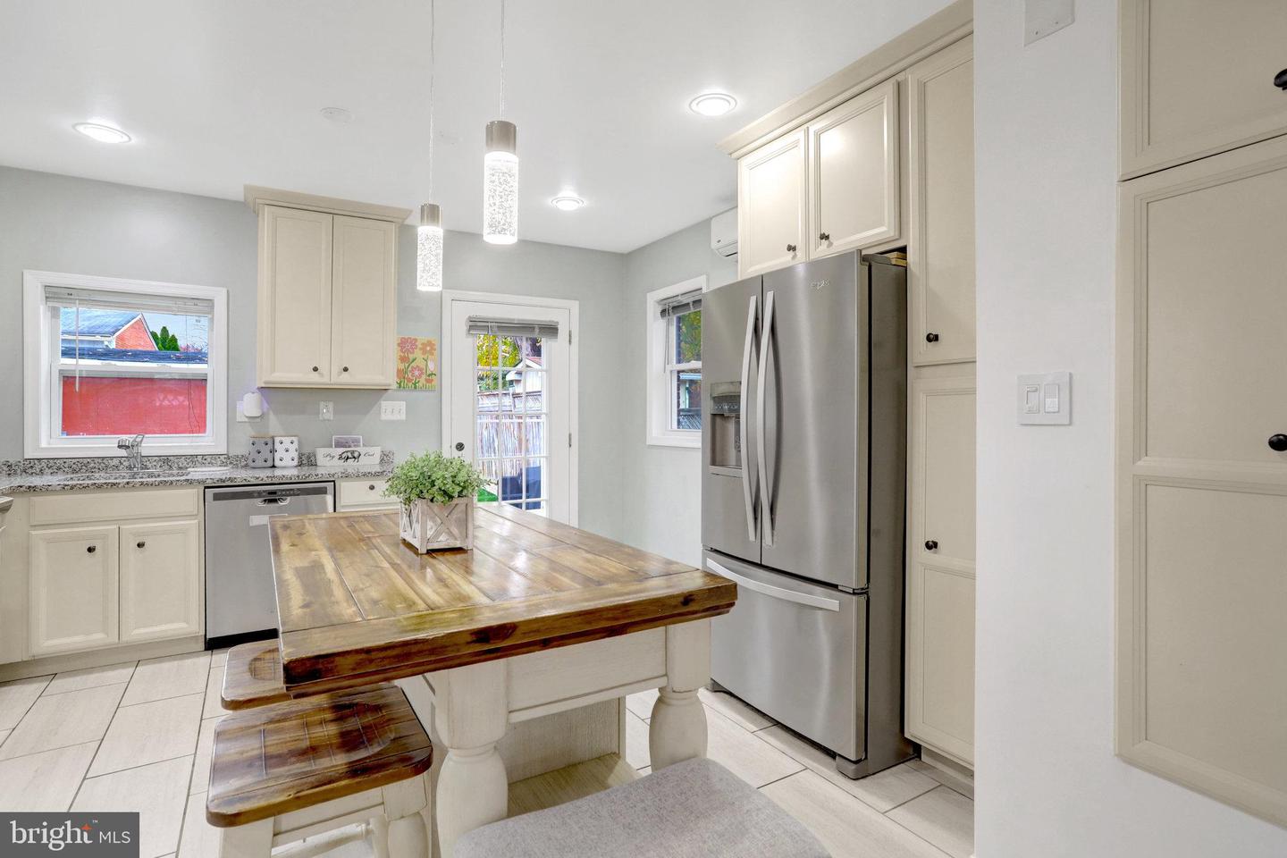 6828 KENYON DR, ALEXANDRIA, Virginia 22307, 2 Bedrooms Bedrooms, ,2 BathroomsBathrooms,Residential,For sale,6828 KENYON DR,VAFX2279732 MLS # VAFX2279732 6828 KENYON DR, ALEXANDRIA, Virginia 22307, 2 Bedrooms Bedrooms, ,2 BathroomsBathrooms,Residential,For sale,6828 KENYON DR,VAFX2279732 MLS # VAFX2279732