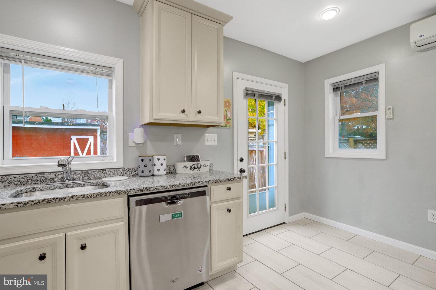 6828 KENYON DR, ALEXANDRIA, Virginia 22307, 2 Bedrooms Bedrooms, ,2 BathroomsBathrooms,Residential,For sale,6828 KENYON DR,VAFX2279732 MLS # VAFX2279732 6828 KENYON DR, ALEXANDRIA, Virginia 22307, 2 Bedrooms Bedrooms, ,2 BathroomsBathrooms,Residential,For sale,6828 KENYON DR,VAFX2279732 MLS # VAFX2279732