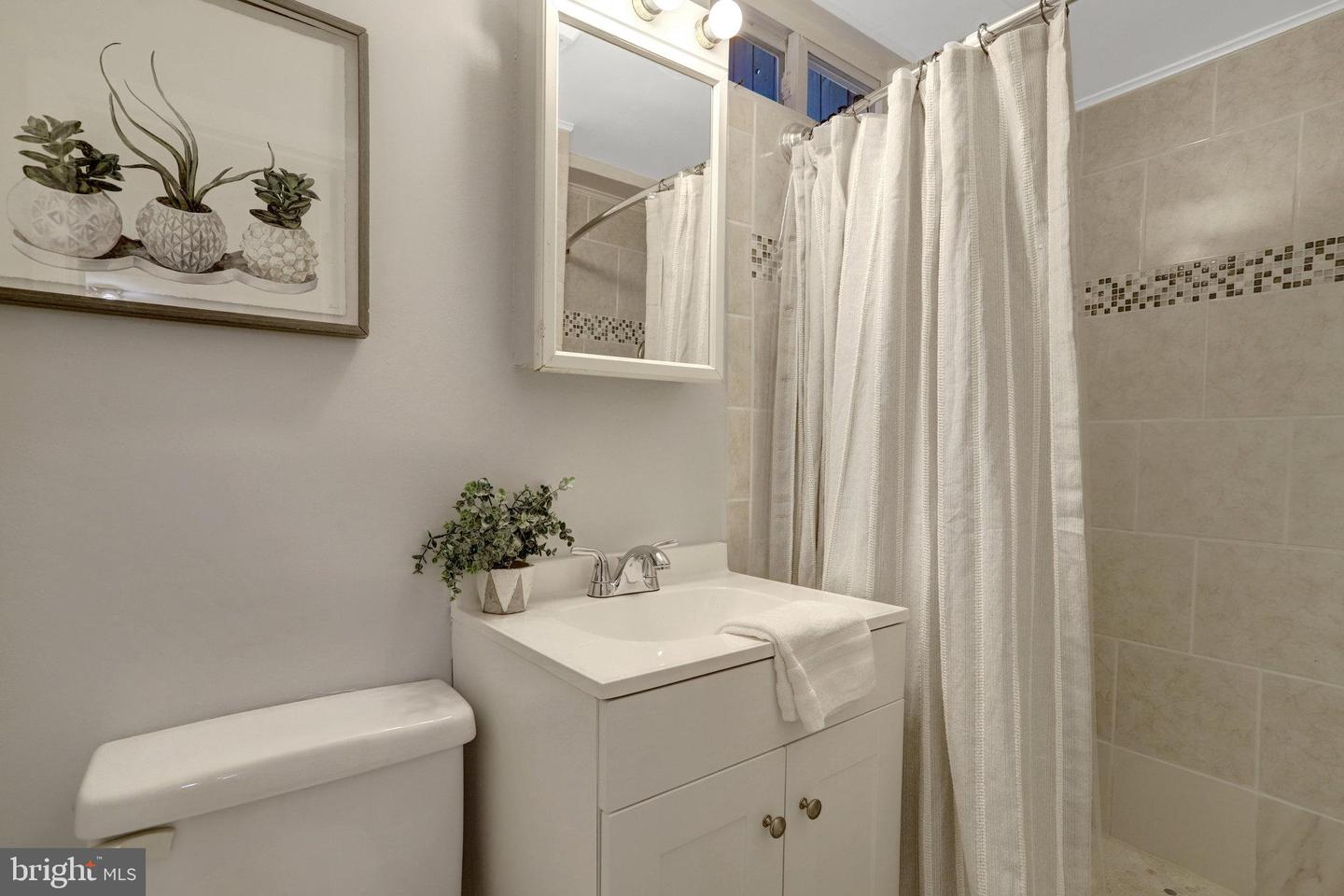 6828 KENYON DR, ALEXANDRIA, Virginia 22307, 2 Bedrooms Bedrooms, ,2 BathroomsBathrooms,Residential,For sale,6828 KENYON DR,VAFX2279732 MLS # VAFX2279732 6828 KENYON DR, ALEXANDRIA, Virginia 22307, 2 Bedrooms Bedrooms, ,2 BathroomsBathrooms,Residential,For sale,6828 KENYON DR,VAFX2279732 MLS # VAFX2279732