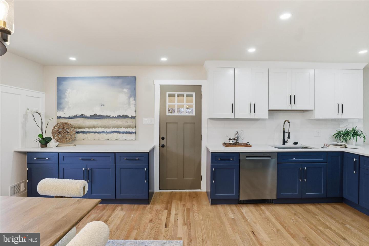 6112 REDWOOD LN, ALEXANDRIA, Virginia 22310, 5 Bedrooms Bedrooms, ,3 BathroomsBathrooms,Residential,For sale,6112 REDWOOD LN,VAFX2279746 MLS # VAFX2279746