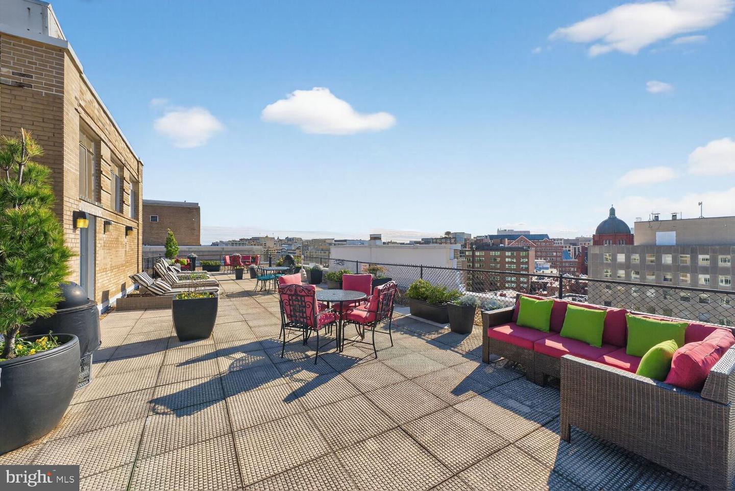 1727 MASSACHUSETTS AVE NW #807, WASHINGTON, District Of Columbia 20036, 1 Bedroom Bedrooms, 2 Rooms Rooms,1 BathroomBathrooms,Residential,For sale,1727 MASSACHUSETTS AVE NW #807,DCDC2232468 MLS # DCDC2232468