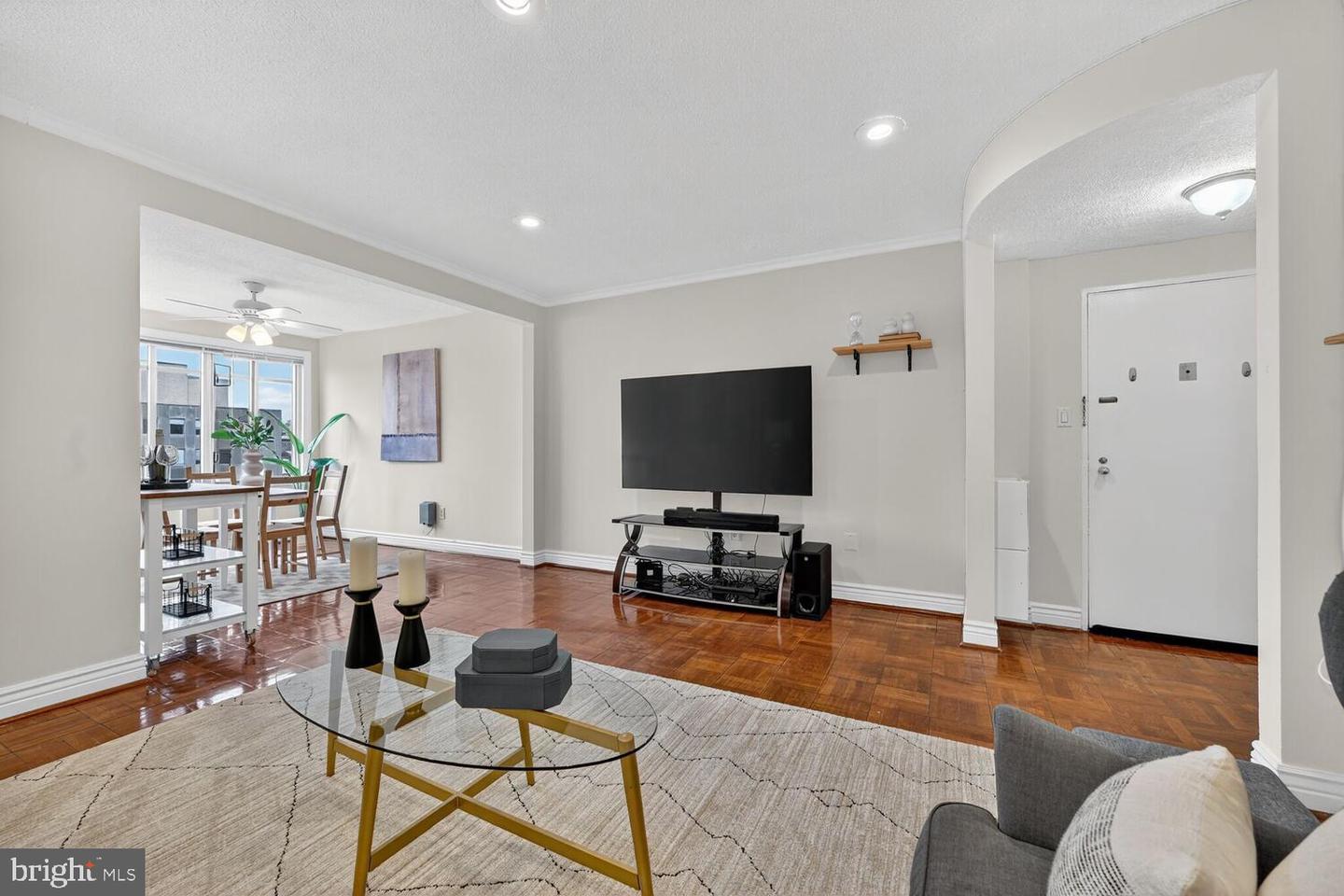 1727 MASSACHUSETTS AVE NW #807, WASHINGTON, District Of Columbia 20036, 1 Bedroom Bedrooms, 2 Rooms Rooms,1 BathroomBathrooms,Residential,For sale,1727 MASSACHUSETTS AVE NW #807,DCDC2232468 MLS # DCDC2232468