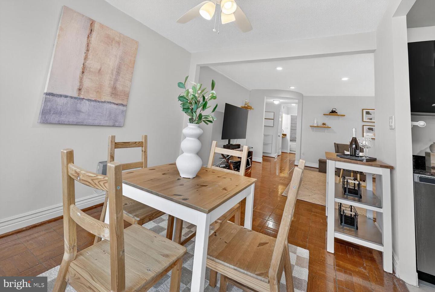 1727 MASSACHUSETTS AVE NW #807, WASHINGTON, District Of Columbia 20036, 1 Bedroom Bedrooms, 2 Rooms Rooms,1 BathroomBathrooms,Residential,For sale,1727 MASSACHUSETTS AVE NW #807,DCDC2232468 MLS # DCDC2232468