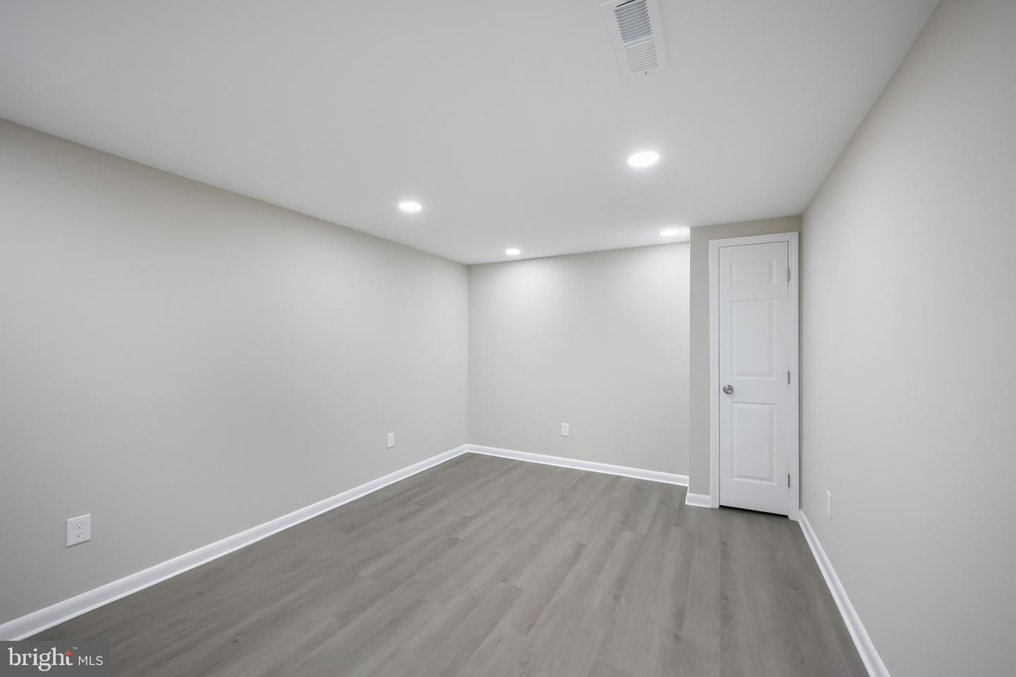 8516 CAVALRY LN, MANASSAS, Virginia 20110, 4 Bedrooms Bedrooms, ,2 BathroomsBathrooms,Residential,For sale,8516 CAVALRY LN,VAMN2009722 MLS # VAMN2009722