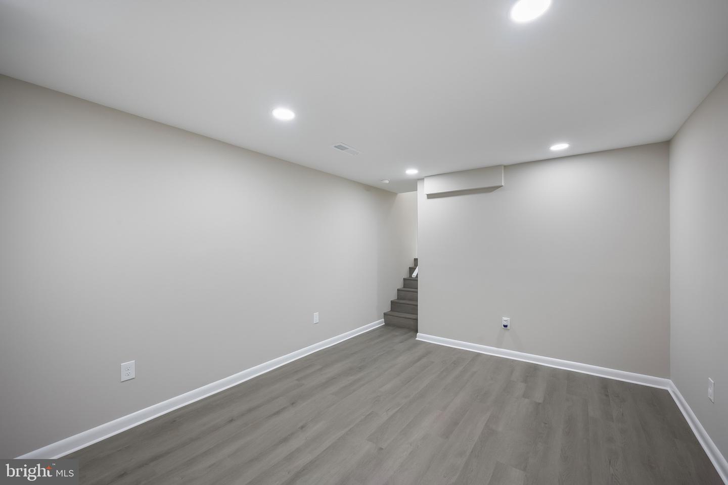 8516 CAVALRY LN, MANASSAS, Virginia 20110, 4 Bedrooms Bedrooms, ,2 BathroomsBathrooms,Residential,For sale,8516 CAVALRY LN,VAMN2009722 MLS # VAMN2009722