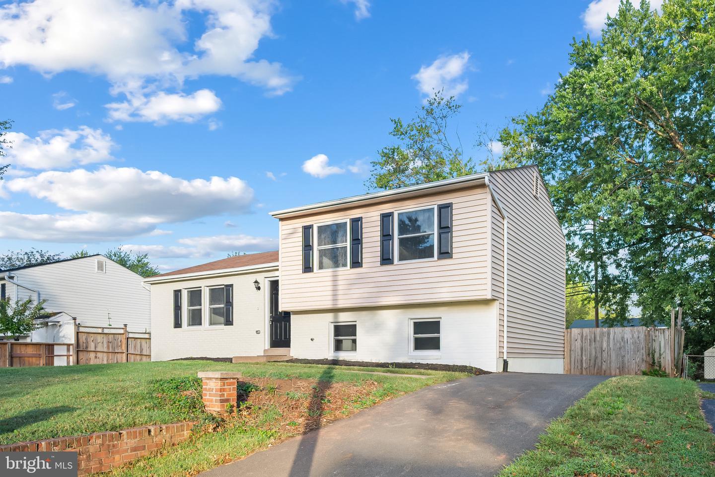 8516 CAVALRY LN, MANASSAS, Virginia 20110, 4 Bedrooms Bedrooms, ,2 BathroomsBathrooms,Residential,For sale,8516 CAVALRY LN,VAMN2009722 MLS # VAMN2009722