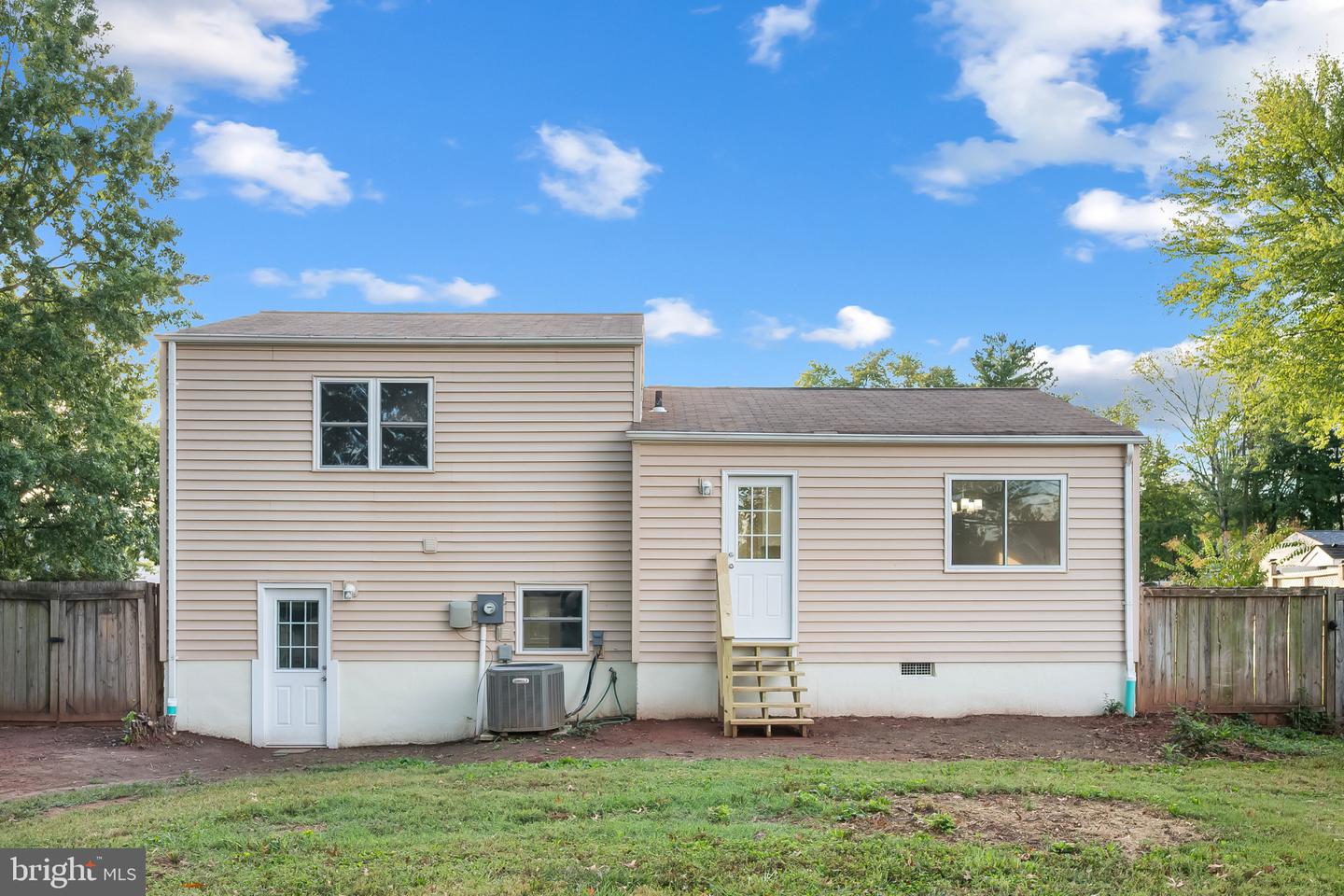 8516 CAVALRY LN, MANASSAS, Virginia 20110, 4 Bedrooms Bedrooms, ,2 BathroomsBathrooms,Residential,For sale,8516 CAVALRY LN,VAMN2009722 MLS # VAMN2009722