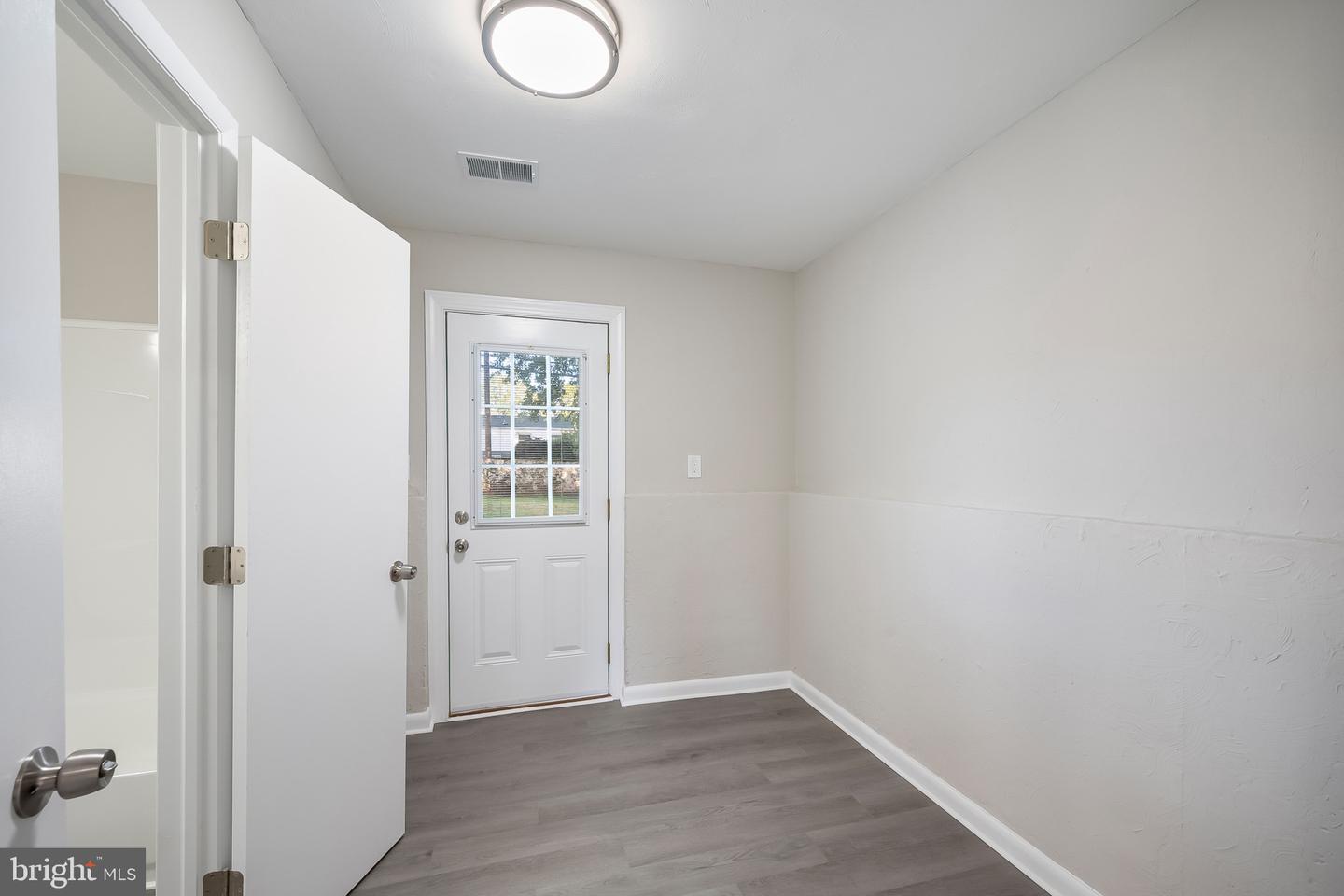 8516 CAVALRY LN, MANASSAS, Virginia 20110, 4 Bedrooms Bedrooms, ,2 BathroomsBathrooms,Residential,For sale,8516 CAVALRY LN,VAMN2009722 MLS # VAMN2009722